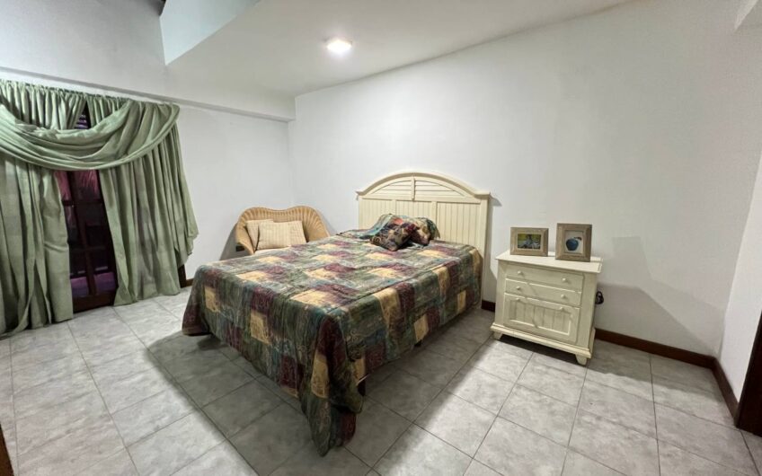 TOWN HOUSE EN ALQUILER C.R. VILLA LE CHAPEAU