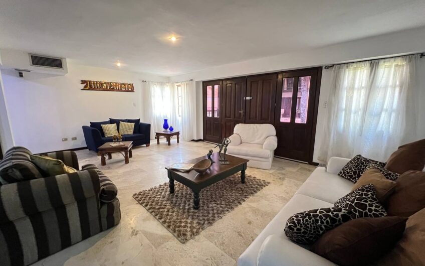 TOWN HOUSE EN ALQUILER C.R. VILLA LE CHAPEAU
