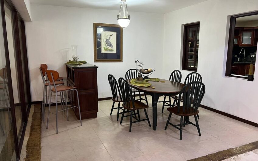 TOWN HOUSE EN ALQUILER C.R. VILLA LE CHAPEAU