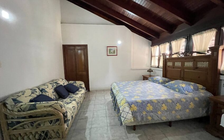 TOWN HOUSE EN ALQUILER C.R. VILLA LE CHAPEAU